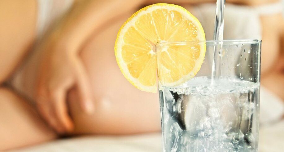 Regeln für Trinkwasser mit Zitrone